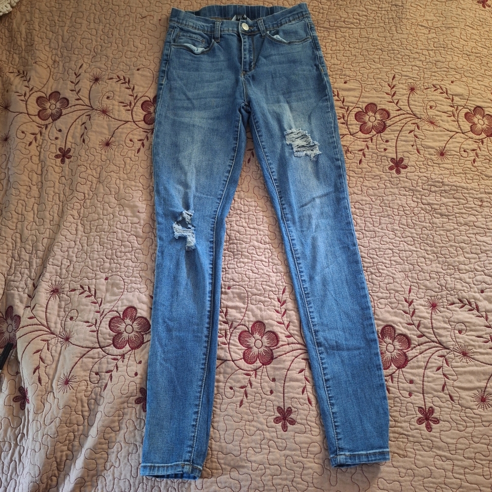 YMI | High-rise Skinny Distressed Jeggings Size M